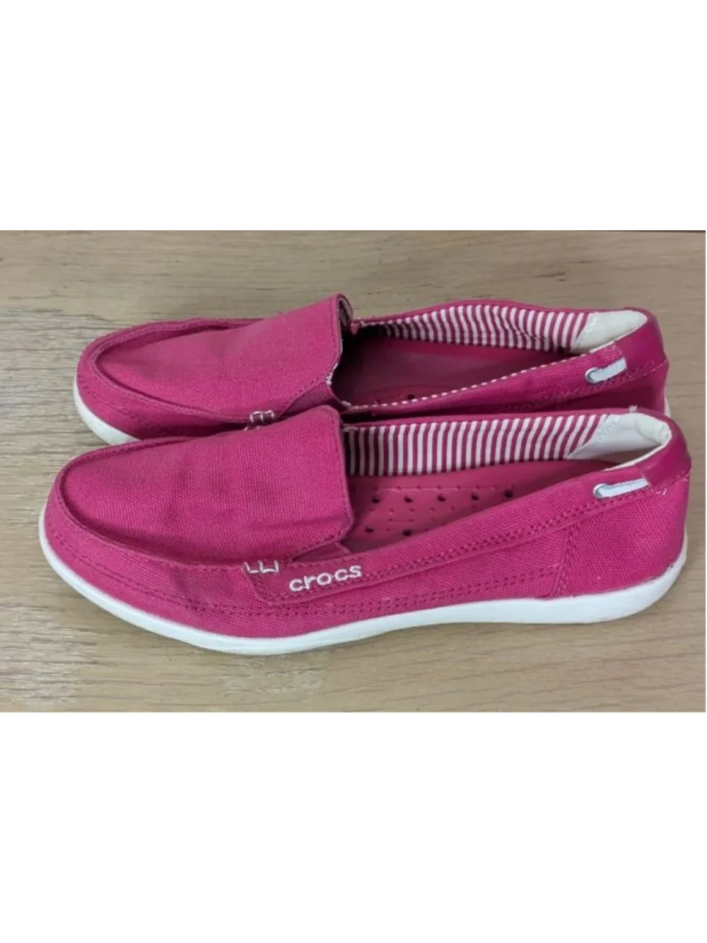 Women's Crocs Pink Canvas Loafers Size 8 with White Trim